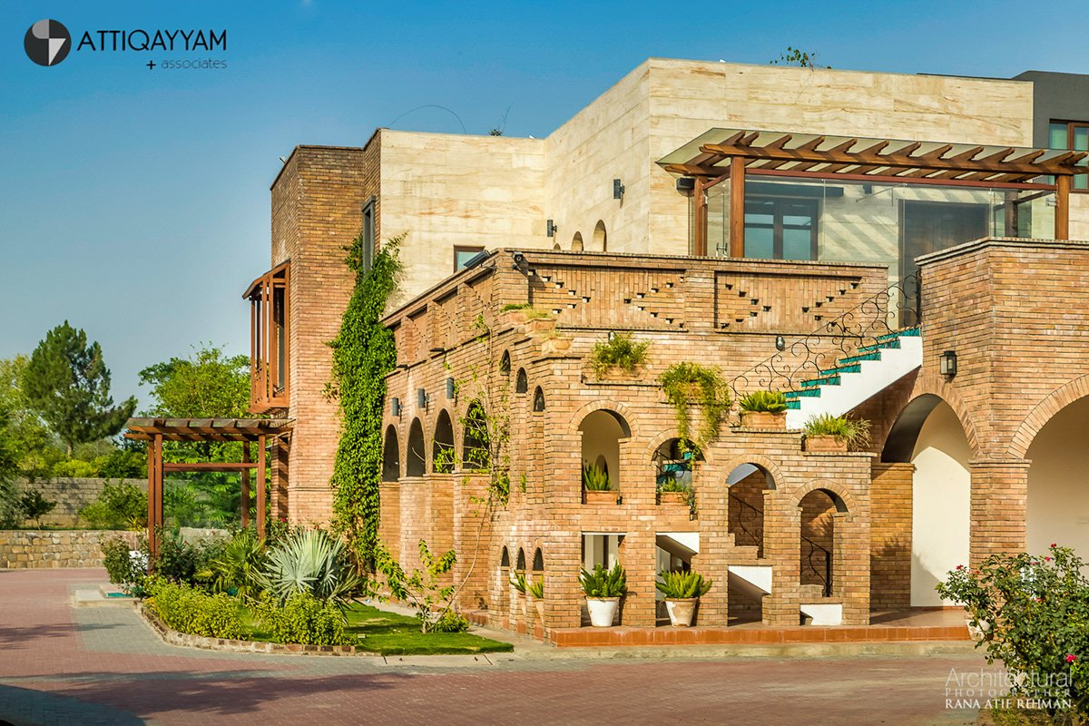 Beautiful 1 Kanal Farmhouse for Sale in Bahria Town, Lahore